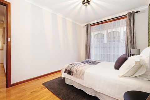 Your Ballarat Home - Darwin Holiday 3