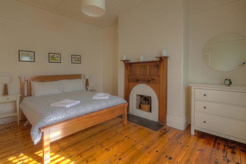 Young's Cottage - Circa: 1861 - Darwin Holiday 2