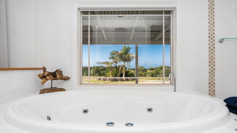 Your Luxury Escape - Byron Sunset Breeze - Darwin Holiday 0