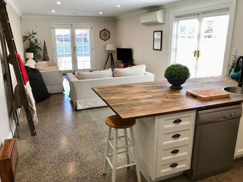 YSG The Edward Townhouse 153 - Walk To Town - Darwin Holiday 0