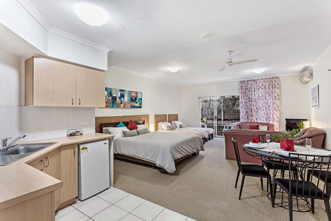 Zenith Studio, Unit 3/10 Messines Street - Darwin Holiday 0