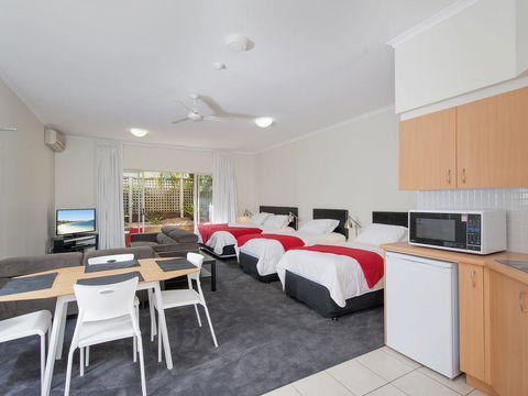 Zenith Studio, Unit 4/10 Messines Street - Darwin Holiday 3
