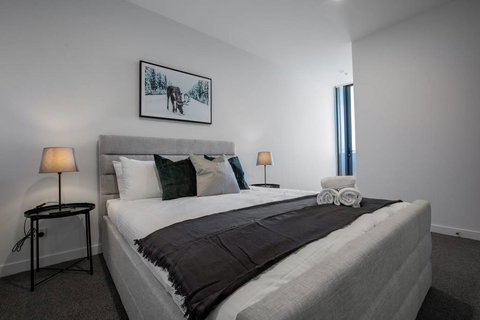 Grey Style, Simple And Cozy Apt@Parkville+Carpark - Darwin Holiday 2