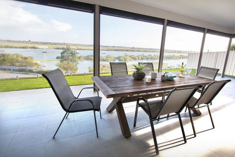 Serenity And Sweeping Murray River Views - Darwin Holiday 1