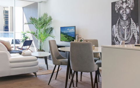 Lux 2BR On Hindmarsh SQ - Darwin Holiday 1