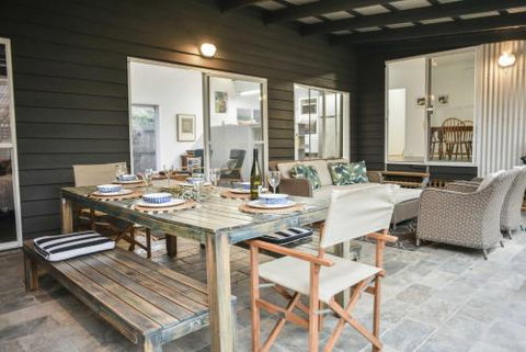 Currimundi Beach House - 1min To Currimundi Lake & Beach - Darwin Holiday 2