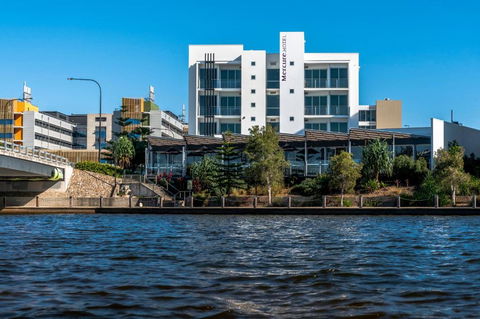 Mercure Sunshine Coast Kawana Waters - Darwin Holiday 0