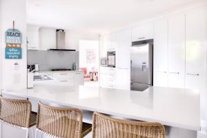 Relax At Bokarina Beach House Walk To Beach Relax By The Pool - Darwin Holiday 3