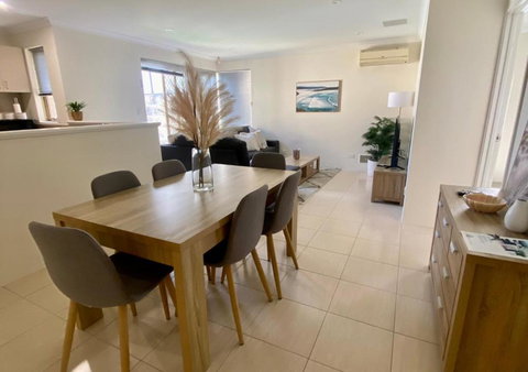 3-Bedroom Kinross Beachside Abode - Darwin Holiday 0