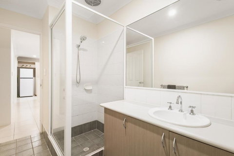 3-Bedroom Kinross Beachside Abode - Darwin Holiday 1