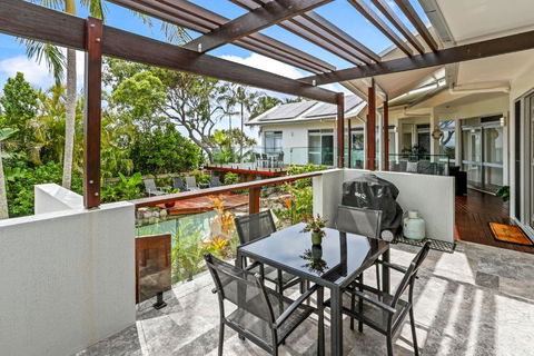 A Tropical Family Oasis In Sunshine Beach - Darwin Holiday 3