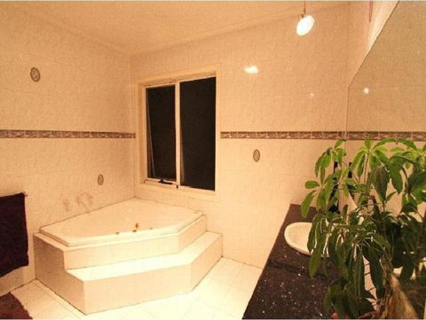 Abbotsford Private Rooms & Pods - 15 Charles Homestay - Darwin Holiday 4