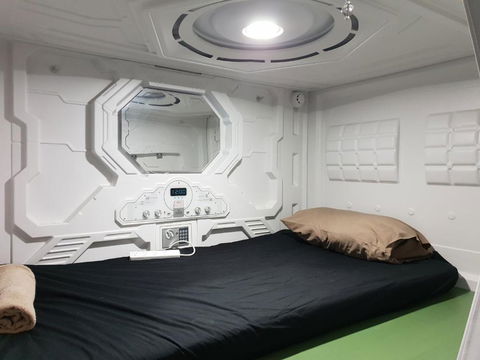 Abbotsford Private Rooms & Pods - 15 Charles Homestay - Darwin Holiday 1