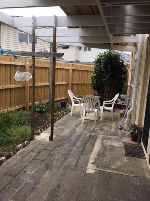 A2, 9A In The East Suburb - Darwin Holiday 2