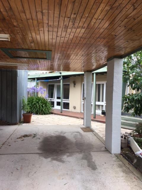 A2, 9A In The East Suburb - Darwin Holiday 1