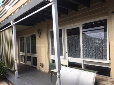 A2, 9A In The East Suburb - Darwin Holiday 0