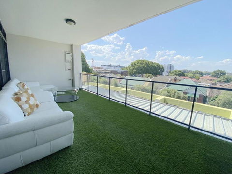 A Cozy 2B2B Apartment Near Airport & Train Station - Darwin Holiday 0