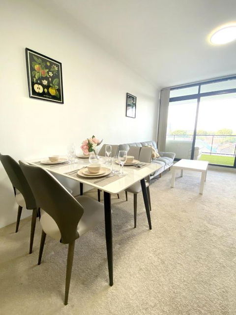 A Cozy 2B2B Apartment Near Airport & Train Station - Darwin Holiday 1