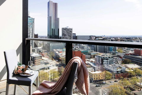 A 2BR Apt Near Melbourne Central Amazing Views - Darwin Holiday 0