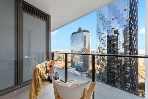A 2BR Apt With City Views Next To Southern Cross - Darwin Holiday 2