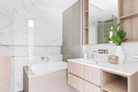 A 2BR Apt With Stunning City Views FREE Parking - Darwin Holiday 4