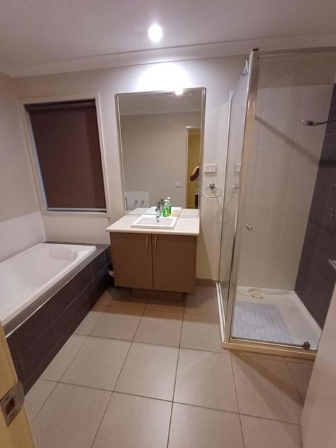 A Beautiful And Spacious Home - Darwin Holiday 4