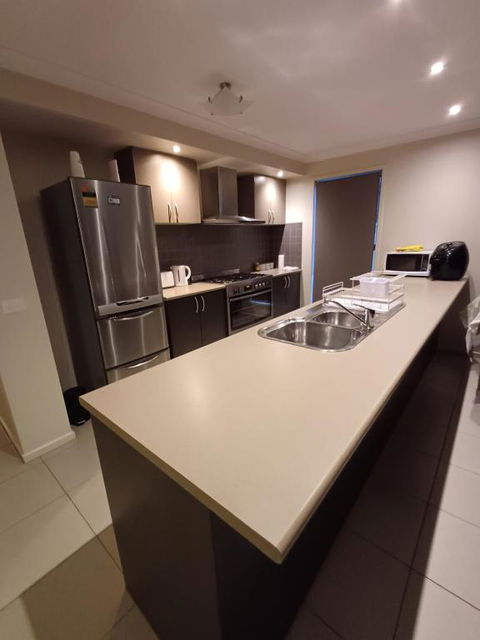 A Beautiful And Spacious Home. - Darwin Holiday 3