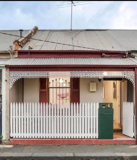 A Beautiful Terrace House With Parking & Courtyard - Darwin Holiday 0