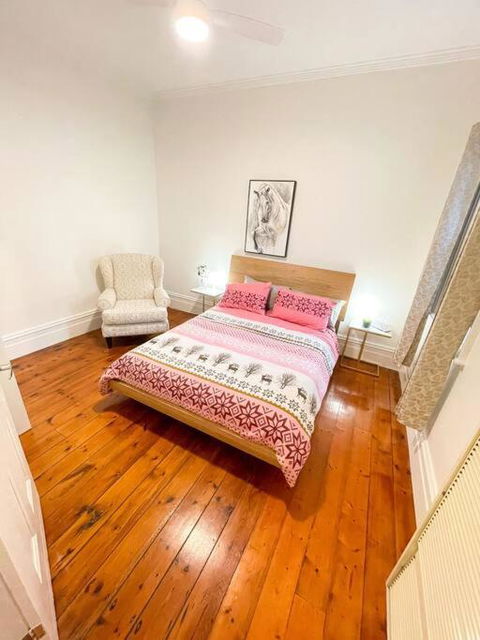 A Beautiful Terrace House With Parking & Courtyard - Darwin Holiday 4