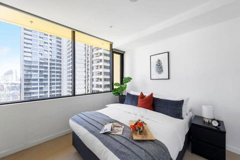 A Chic 2BR Apt City Views Near Southern Cross - Darwin Holiday 3