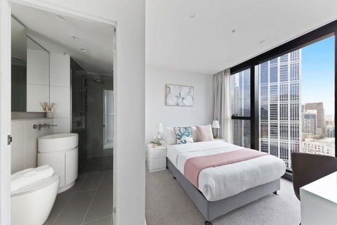 A Chic 2BR Apt Near Melbourne CBD W FREE Parking - Darwin Holiday 3