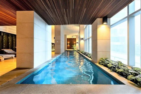 A Chic 2BR Apt Near Southern Cross City Views - Darwin Holiday 2
