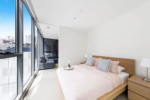 A Chic Apt With A Large Balcony Next To Grand Prix - Darwin Holiday 0