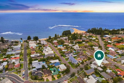 A Chic Coastal Hideaway At Toowoon Bay Beach - Darwin Holiday 3