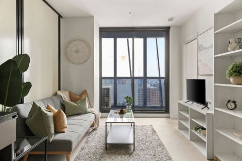 A Chic & Comfy 2BR Apt On Collins With City Views - Darwin Holiday 0
