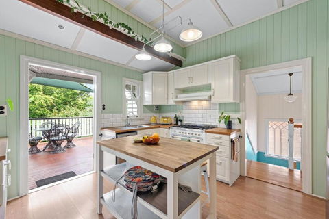 A Colourful Life 4Bed-2Bath-1Car - Queenslander - Darwin Holiday 0