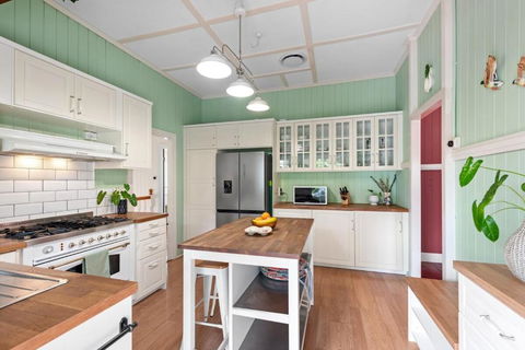 A Colourful Life 4Bed-2Bath-1Car - Queenslander - Darwin Holiday 2