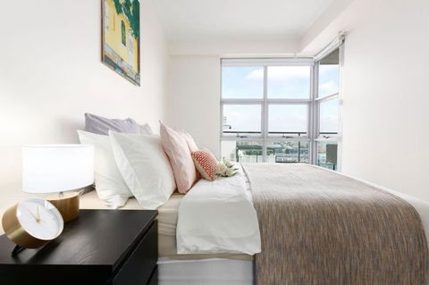 A Comfy & Spacious 2BR Apt Harbour View - Darwin Holiday 4