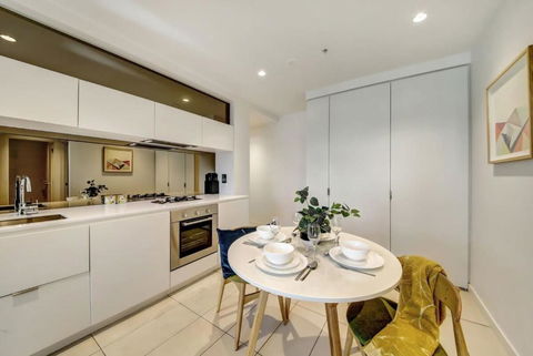 A Comfy 2BR Apt Near Crown & Southern Cross - Darwin Holiday 4