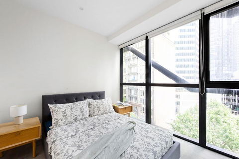 A Comfy 2BR Apt Next To QV & Melbourne Central - Darwin Holiday 1