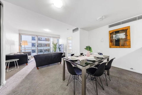 A Comfy 2BR Apt Right Next To Darling Harbour - Darwin Holiday 4