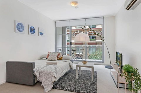 A Comfy & Modern Studio Near Darling Harbour - Darwin Holiday 4