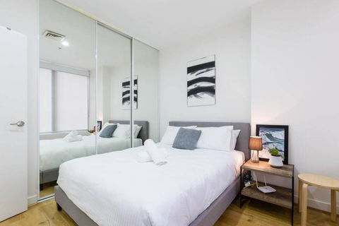 A Coveted Collins Street Pad With Parking - Darwin Holiday 4