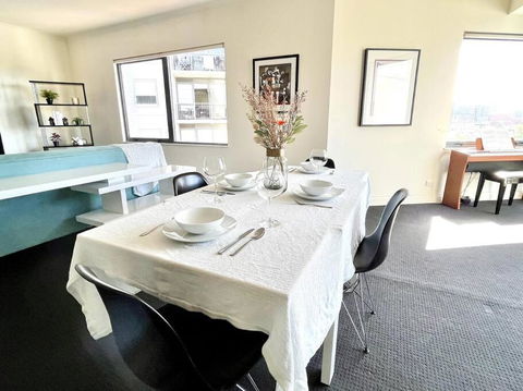 A Cozy 2B2B Apt Next To Carlton Garden W/ Parking - Darwin Holiday 3