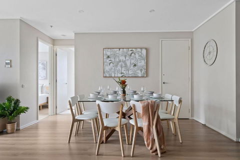 A Cozy 2BR Apt Near Crown Sleeps 6 FREE Parking - Darwin Holiday 1