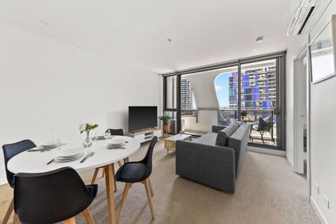 A Cozy 2BR Apt Next To Queen Victoria Market & Melbourne Central With City Views - Darwin Holiday 4