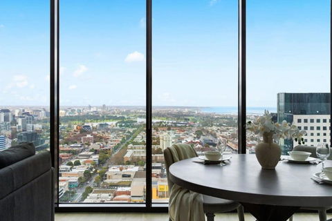 A Cozy 2BR Apt With Panoramic Views FREE Parking - Darwin Holiday 0