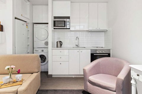A Cozy CBD Studio Near Melbourne Central - Darwin Holiday 3