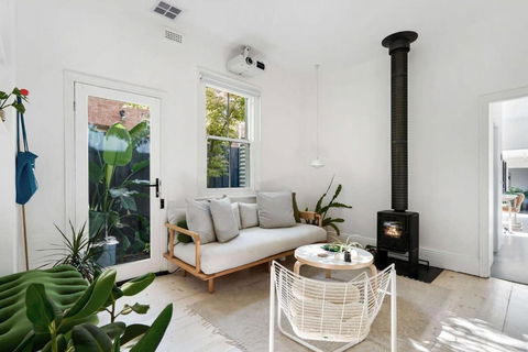 A Designer Terrace House By Edinburgh Gardens - Darwin Holiday 2