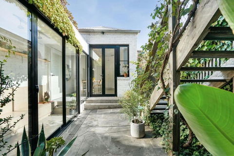 A Designer Terrace House By Edinburgh Gardens - Darwin Holiday 3